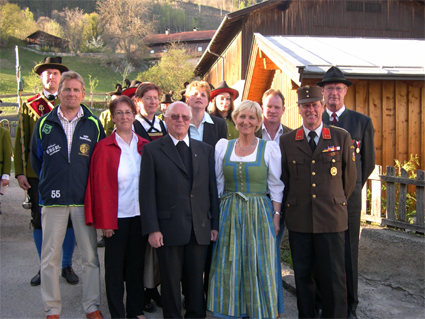 Jubilar mit den Vereinsobleuten